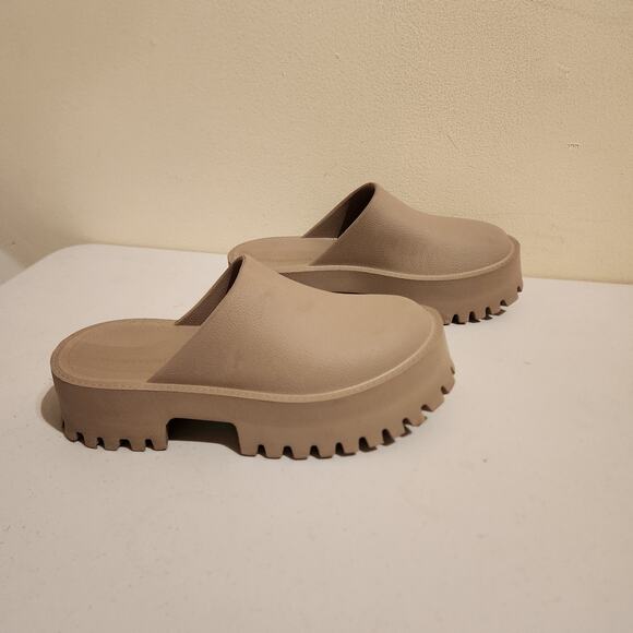 Jeffrey Campbell Size 10 Beige Platform Clog Chunky Sole Mule Shoes Hippie Chic - Picture 1 of 8